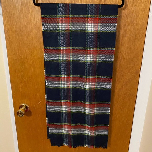Hollister Plaid Scarf - Picture 2 of 2